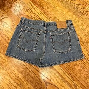 Vintage Levi’s Paper Tag Denim Shorts Women’s Size 12/14 90s Y2K